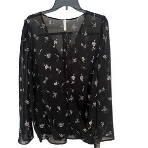 Women’s Mia &Tess wrap front sheer blouse. Size Large Black with white flowers